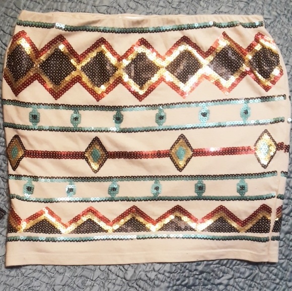 🌻🌻 Wallflower mini skirt 🌼 - Picture 2 of 4